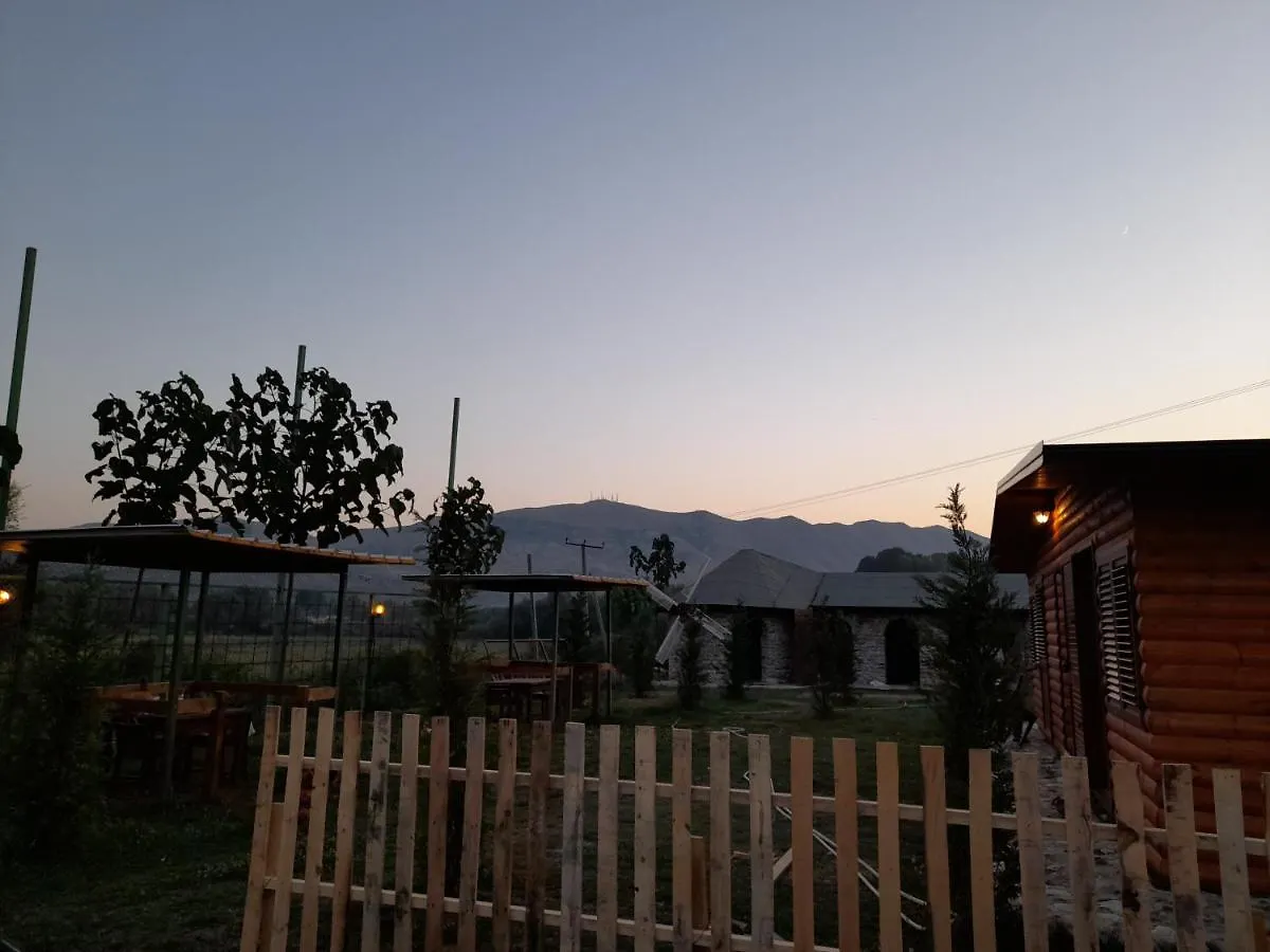 Windmill Shkodra Gesthouse Camping & Grill Albanien