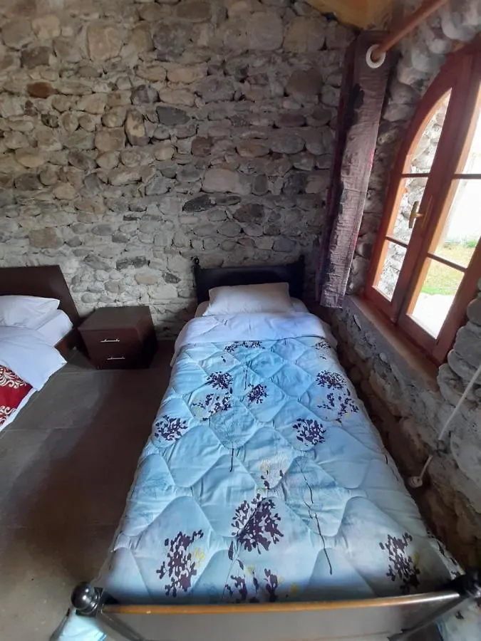 Windmill Shkodra Gesthouse Camping & Grill Albanien