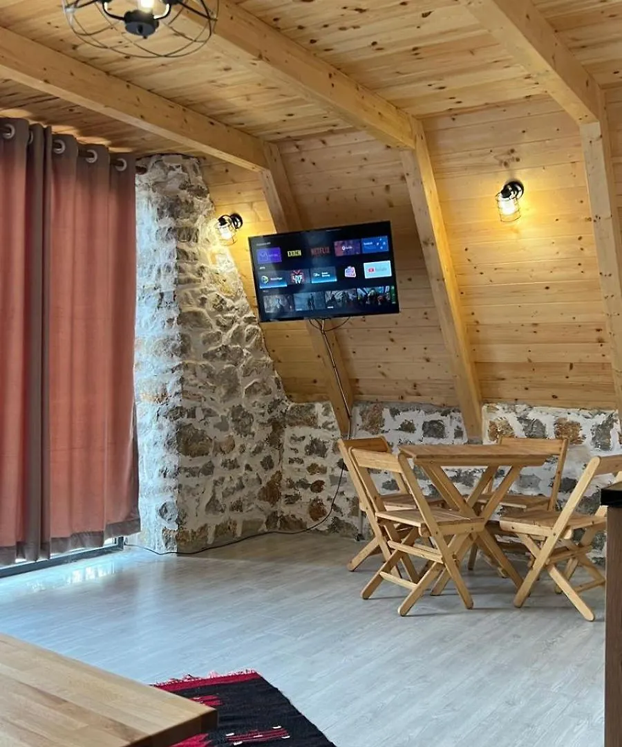 Windmill Shkodra Gesthouse Camping & Grill
