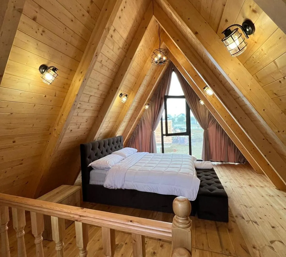 Windmill Shkodra Gesthouse Camping & Grill Albanien