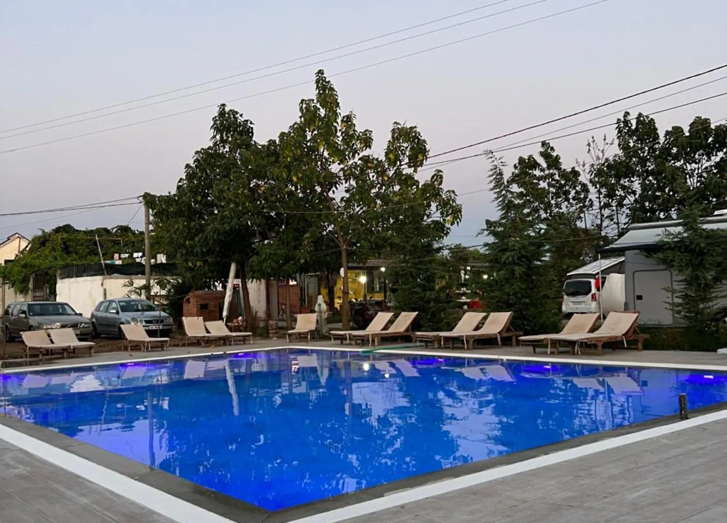 Windmill Shkodra Gesthouse Camping & Grill
