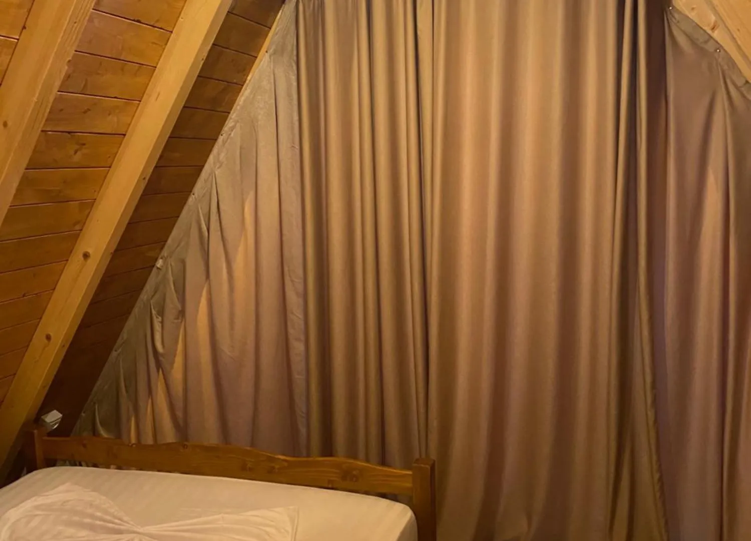 Campsite Windmill Shkodra Gesthouse Camping & Grill Albania