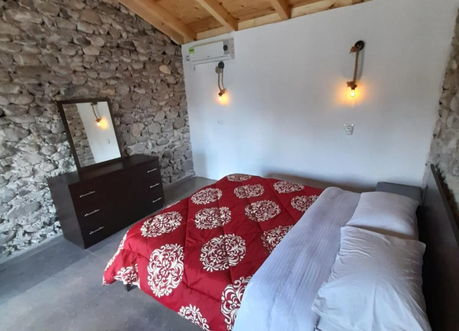 Windmill Shkodra Gesthouse Camping & Grill Albanien