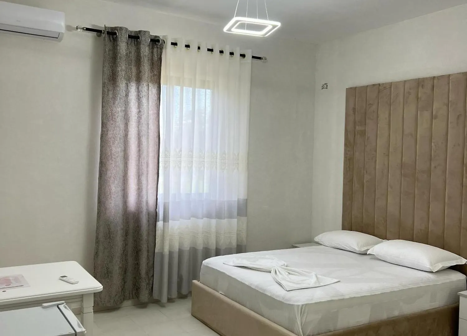 Windmill Shkodra Gesthouse Camping & Grill Albanien