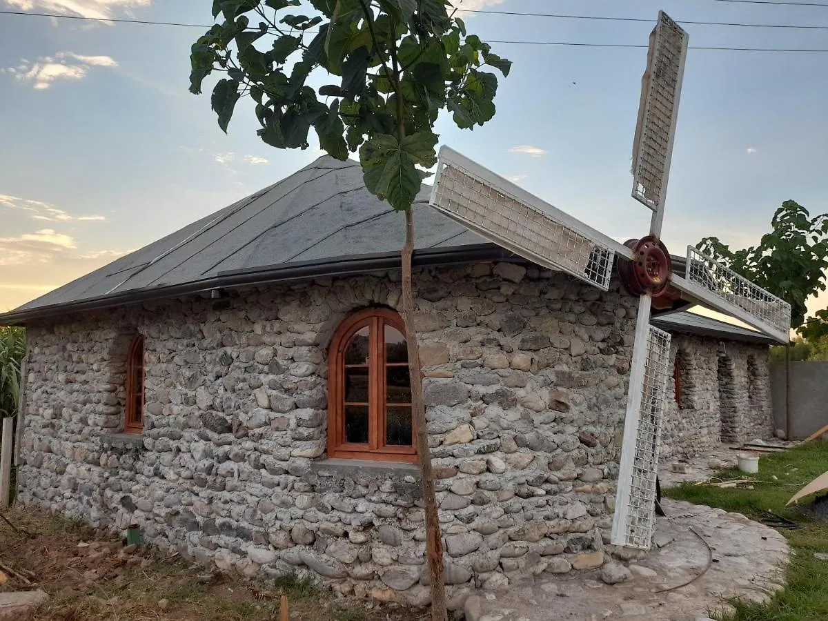 Windmill Shkodra Gesthouse Camping & Grill 0*, Shkoder Albania